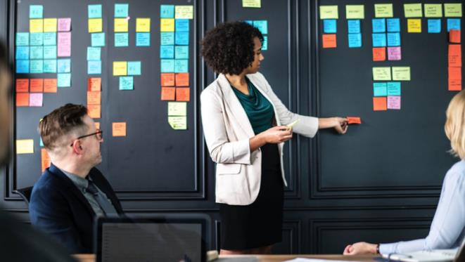 學(xué)會(huì)這些，跟進(jìn)客戶不用尬聊！